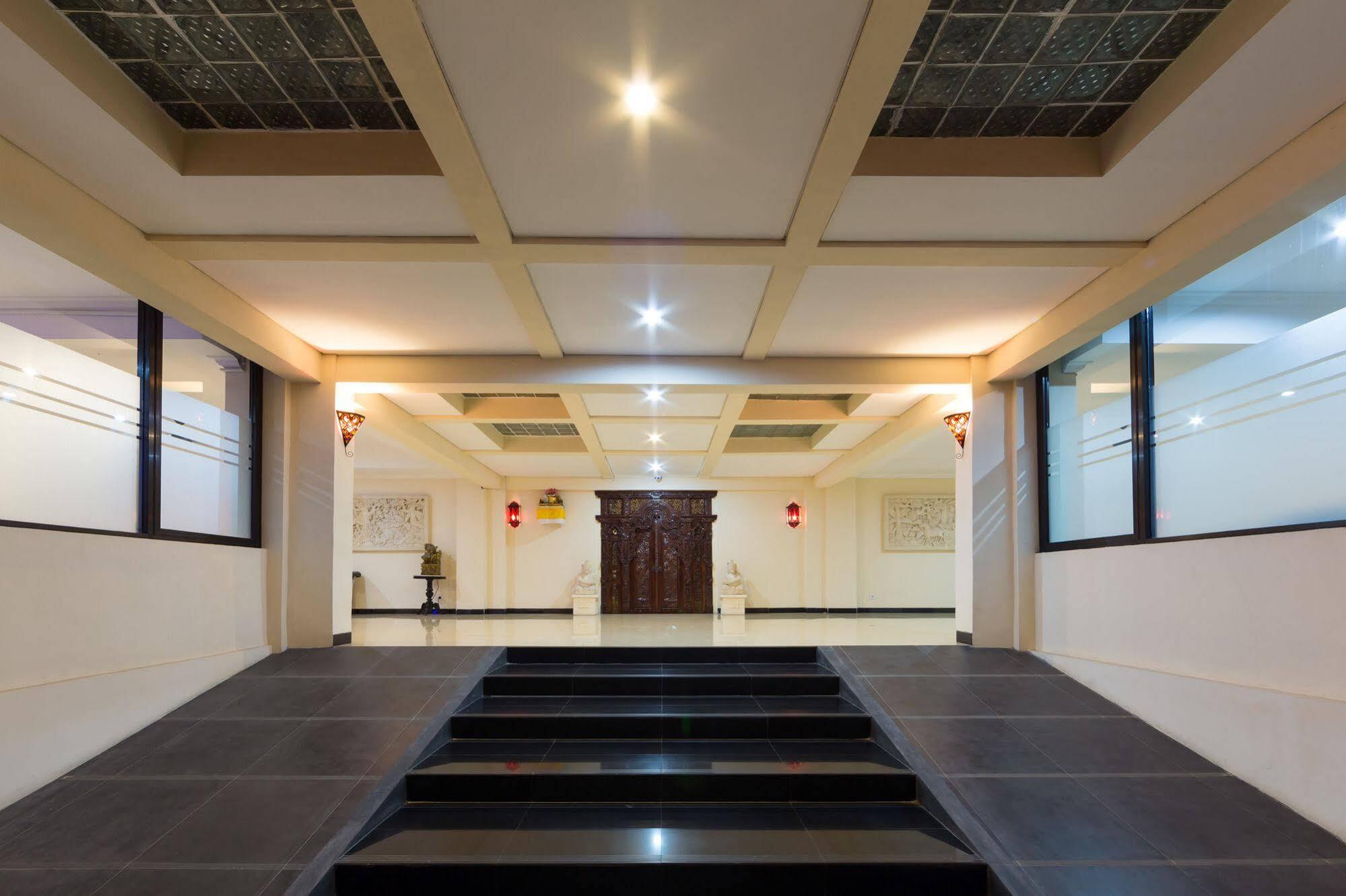 דנפסאר Reddoorz Plus Near Mall Bali Galeria 2 מראה חיצוני תמונה