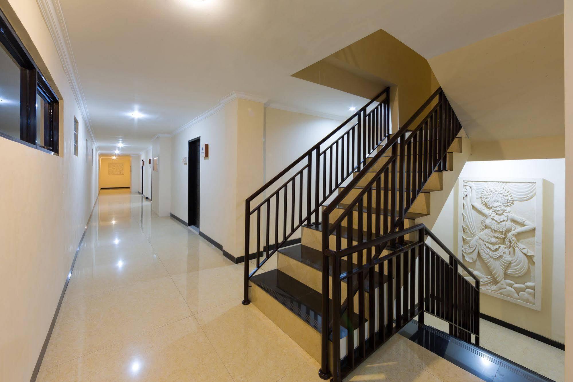 דנפסאר Reddoorz Plus Near Mall Bali Galeria 2 מראה חיצוני תמונה